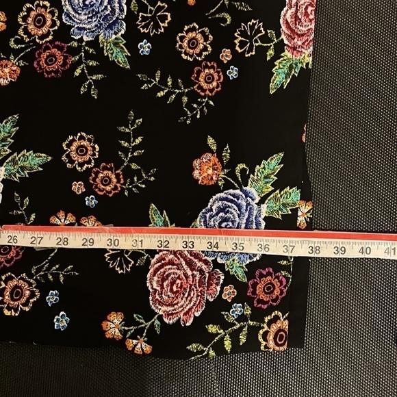 Beautiful Dress, Size 8 - Picture 8 of 10